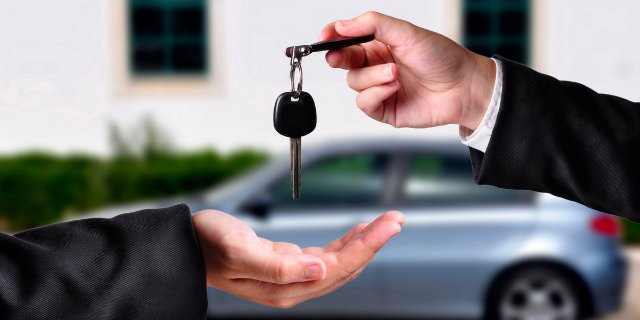 Как не переплатить за подержанный автомобиль: скрытые наценки и уловки продавцов Как не переплатить за подержанный автомобиль: скрытые наценки и уловки продавцов